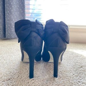Nine West Satin Bow Heel